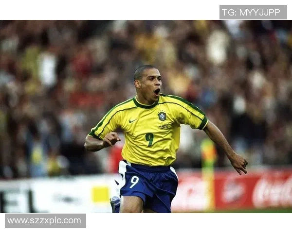 90年代足球传奇球星集锦 回顾经典瞬间与无与伦比的辉煌表现